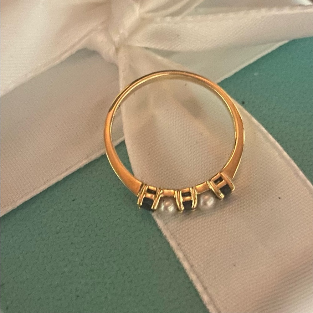 Tiffany & Co. 18K Yellow Gold Pearl & Blue Sapphire Ring 9 1/2 - Picture 6 of 16